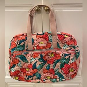 🌸Vintage Floral 🌸 Vera Bradley Weekender Bag / Duffle